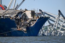 Baltimorės tiltą sugriovęs laivas bus iškeltas pirmadienį
