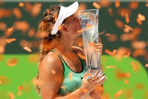 Baltarusė trečią kartą laimėjo WTA serijos teniso turnyrą Majamyje