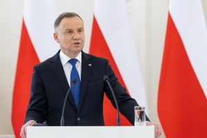 Prezidentas: Lenkija kitąmet gynybai skirs per 4 proc. BVP
