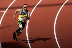 Dėl draugės nužudymo nuteistas paralimpinis čempionas O. Pistorius paleistas lygtinai