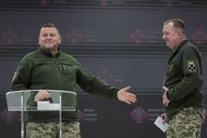 Apklausa: ukrainiečiai labiausiai pasitiki ginkluotosiomis pajėgomis