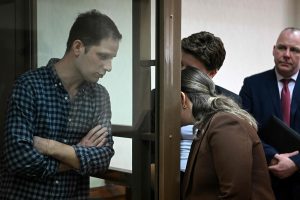 Rusijos teismas atsisakė paleisti už užstatą JAV žurnalistą E. Gershkovichą