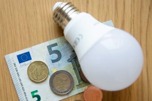 „Litgrid“: didmeninė elektros kaina Lietuvoje per savaitę mažėjo 34 proc.