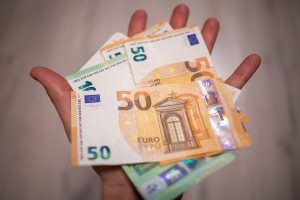 Tarptautinis valiutos fondas puse punkto blogina Lietuvos BVP prognozę 