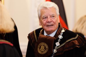 Eksprezidentas J. Gauckas Kaune ragina Vakarus išlaikyti vienybę Rusijos atžvilgiu