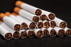 Į teisiamųjų suolą sės kontrabandines cigaretes gabenę Raseinių ir Utenos rajonų gyventojai