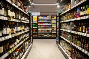 Seimas apsisprendė atsisakyti reikalavimo alkoholio produktų gamintojams turėti nuosavą laboratoriją