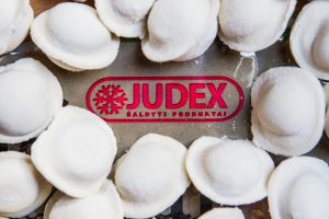Patikrinimas Kauno įmonėje „Judex“: nešvara ir pasenę produktai