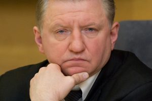 Ministras už aplaidumą atleido „Tremtinių namų“ direktorių D. Bitaitį