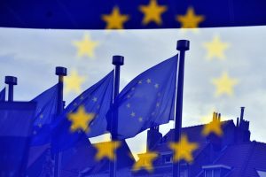 Europos Komisija atblokavo Vengrijai skirtą 10,2 mlrd. eurų finansavimą