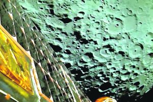 Skrydis į Mėnulį – kai mokslas tarnauja politikai