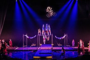 Žvilgsnis pro rakto skylutę: „Cirque du Soleil“ šou atskleidžia siužetą, kurio daugelis bijo