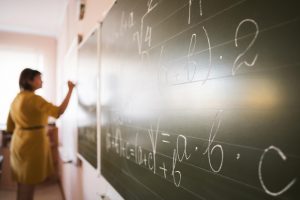 Per šimtą mokyklų matematikos vadovėlius įsigijo iš Lietuvos, Olandijos ir Rusijos įmonės