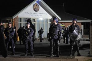 Išpuolis Sidnėjaus bažnyčioje – teroristinė ataka: peiliu dvasininkus ir žmones badė paauglys