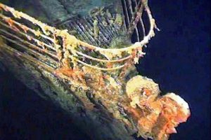 Gelbėtojų komandos ieško dingusio povandeninio laivo netoli nuskendusio „Titaniko“