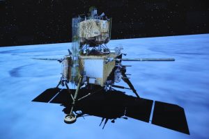 Kinijos zondo „Chang'e 5“ kapsulė grįžta į Žemę su Mėnulio grunto pavyzdžiais
