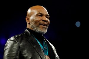 Bokso veteranas M. Tysonas sugrįš į ringą susigrumti su R. Jonesu jaunesniuoju