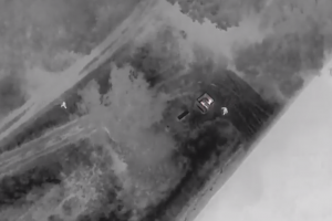 Naktinė paieška: dingusios mažametės dronu surastos greičiau nei per valandą