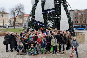 Prie eglutės susirinko judriausios klasės