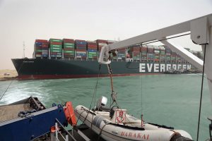 Egipto Sueco kanale įstrigus laivui kilo grėsmė pasaulinei laivininkystei
