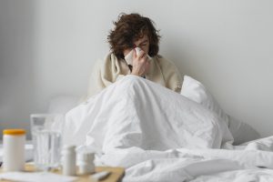 NVSC: sergančiųjų peršalimo ligomis, COVID-19 ir gripu mažėja
