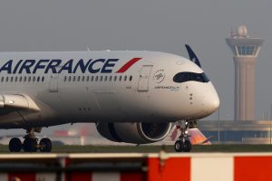 Prancūzija tiria grasinimą dėl sprogmens iš Čado į Paryžių skridusiame lėktuve 