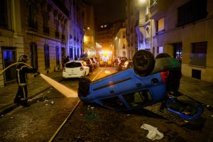 Riaušės Paryžiaus regione padarė 20 mln. eurų žalos transportui 