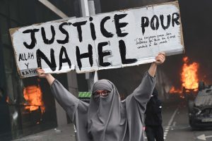 Prancūzijos policininkui pareikšti kaltinimai dėl paauglio nužudymo 