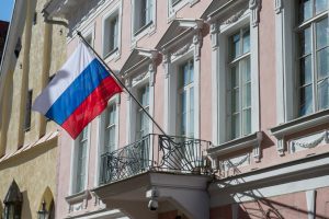 Rusija paskelbė Estijos diplomatą „persona non grata“