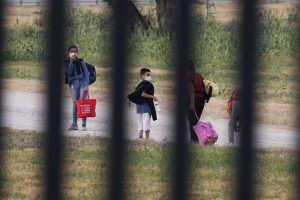 Bogota: netoli Kolumbijos sienos su Panama įstrigo apie 19 tūkst. migrantų