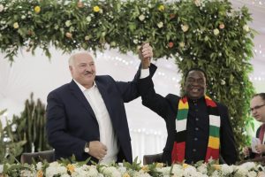 A. Lukašenka Zimbabvėje: sankcijos yra paslėptas palaiminimas