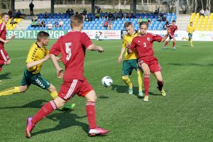 Lietuvos U-16 rinktinė pirmose turnyro rungtynėse pralaimėjo Latvijos futbolininkams