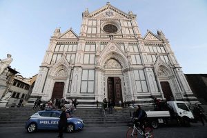 Florencijos bažnyčioje nuo lubų nukritęs akmuo užmušė turistą
