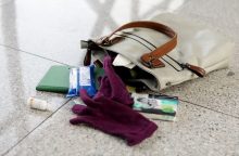 Kaune iš moters pagrobė pirkinių krepšį: neteko ir stalo įrankių rinkinio, ir maždaug 500 eurų