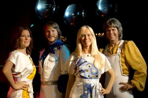 Grupė ABBA surengė pirmą pasirodymą ant scenos po 30 metų pertraukos