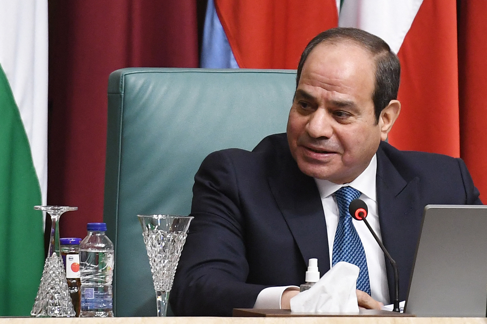 Egyptens president møter russisk utsending og lover å knytte tettere bånd