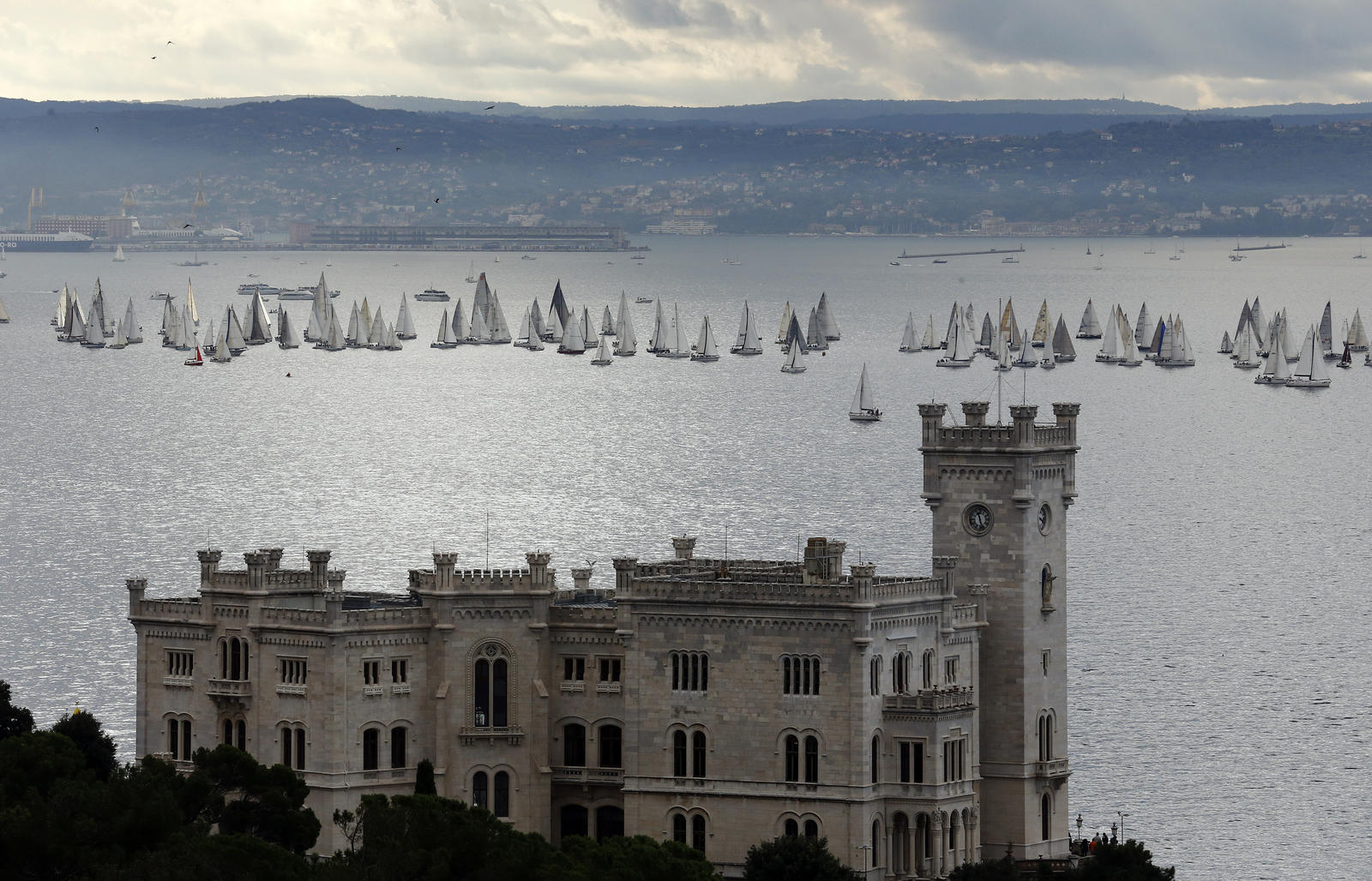L’Italia prevede di distribuire più di 100 castelli