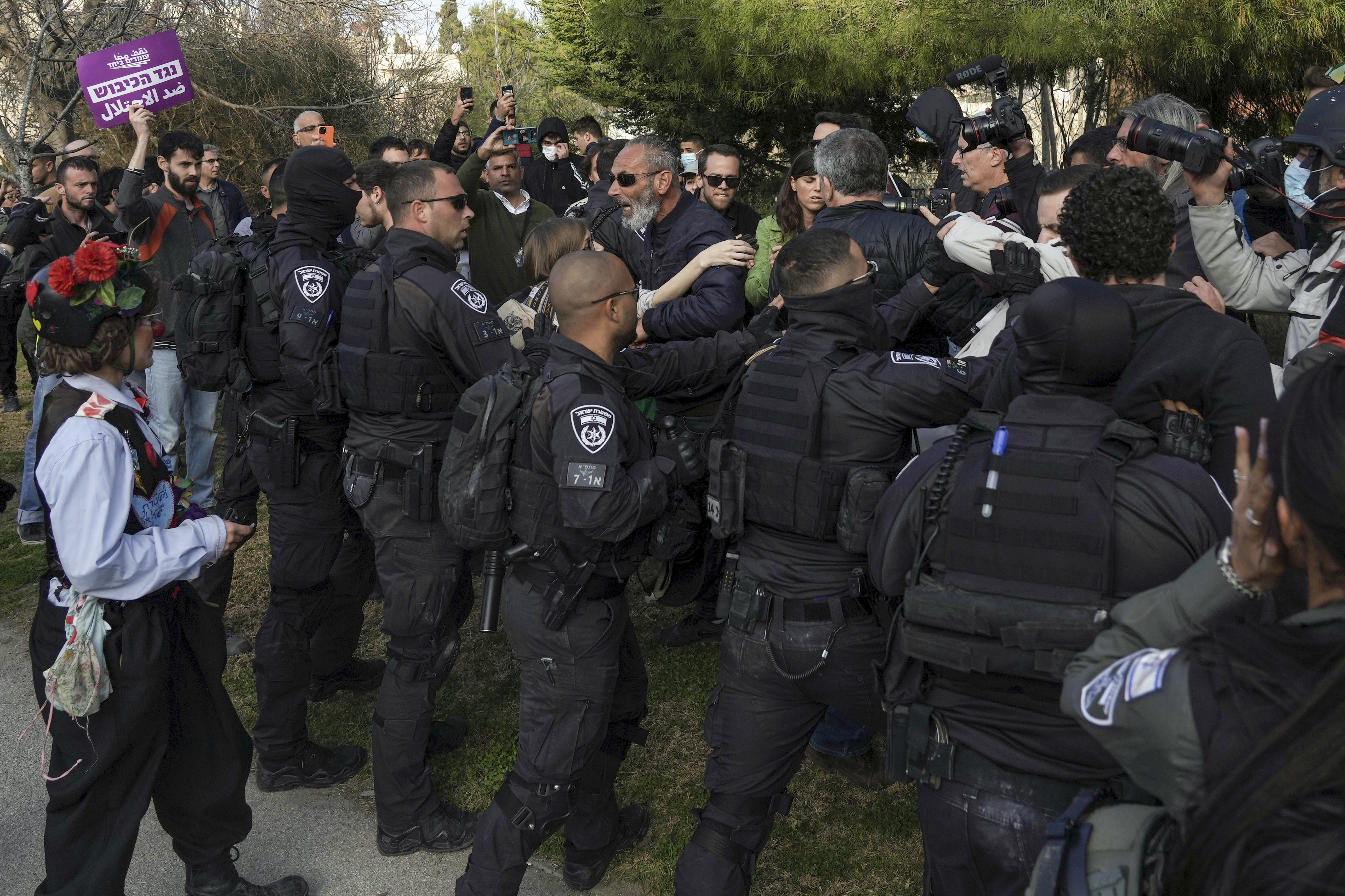 Israelsk politi utviste palestinere i protest mot utkastelsen fra Jerusalem