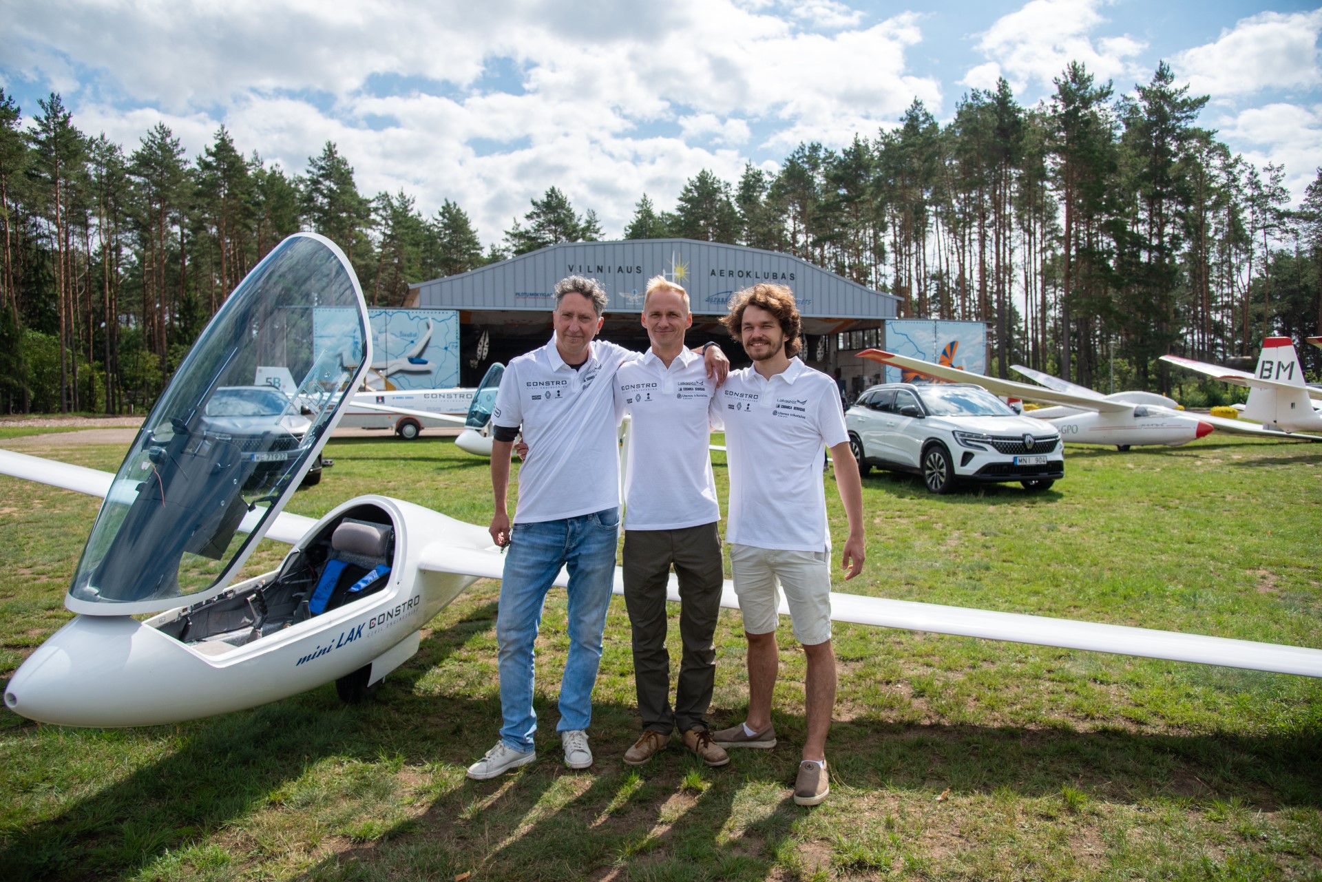 Trzech litewskich pilotów wyruszyło w historyczny lot szybowcem nad Europą