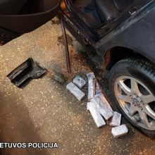 Stambus laimikis: policija sulaikė milijono eurų vertės hašišo kontrabandą