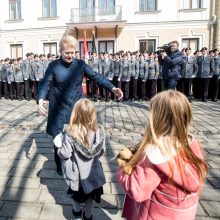 Kadetus sveikinusi D. Grybauskaitė: mums visiems esate pavyzdys