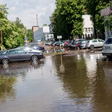 Kauną užtvindė liūtis: skendo pagrindinės gatvės