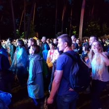 Bardų festivalis „Akacijų alėja“: lietus klausytojų neišgąsdino 