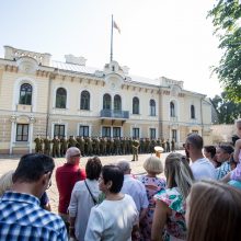 Istorinės Prezidentūros kiemelyje – leitenantų priesaika