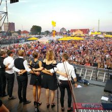 „Colours of Bubbles“ vasara: anšlaginiai koncertai ir pasirodymas Trakų pilyje