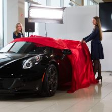Lietuvoje pristatytas grakštus ir galingas „Alfa Romeo“ kabrioletas „4C Spider“