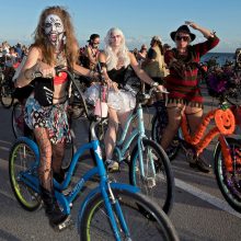 Floridoje vyko tradicinis zombių paradas