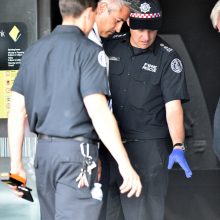 Australijos banke pasidegė vyras: nukentėjo 26 žmonės