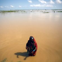 Indijoje, Nepale ir Bangladeše potvynių aukų padaugėjo iki 165