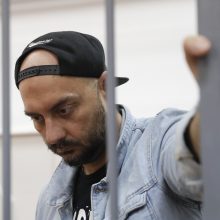 Sukčiavimu kaltinamam Rusijos teatro režisieriui skirtas namų areštas